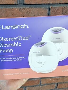 Lansinoh Wearable Breast Pump - Purple & White
